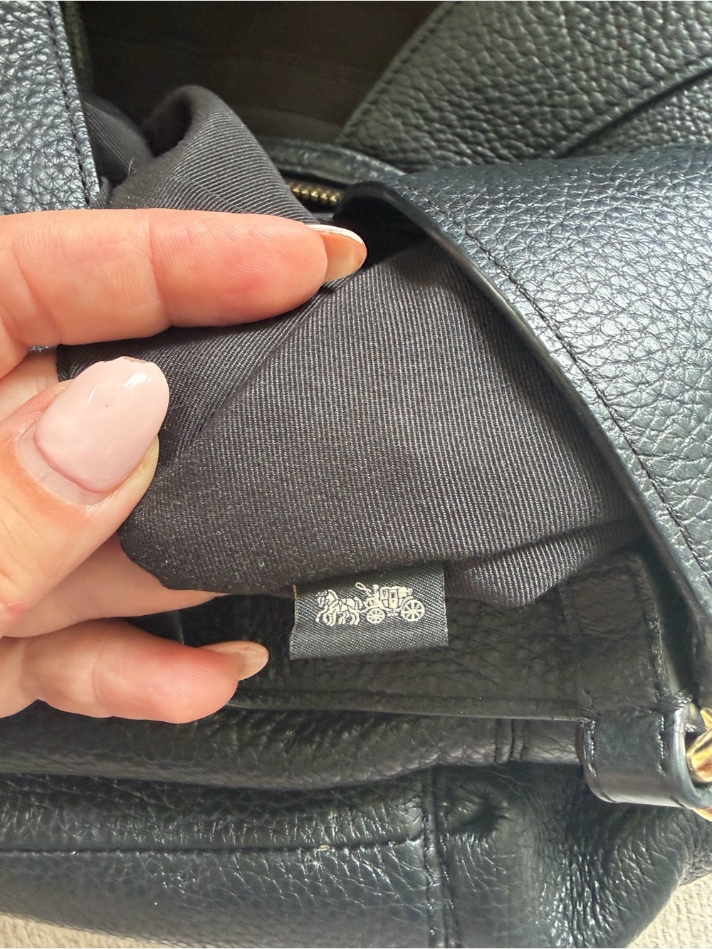 Coach Lexy Black Leather Shoulder Bag with Gold Hardware - Picture 8 of 16